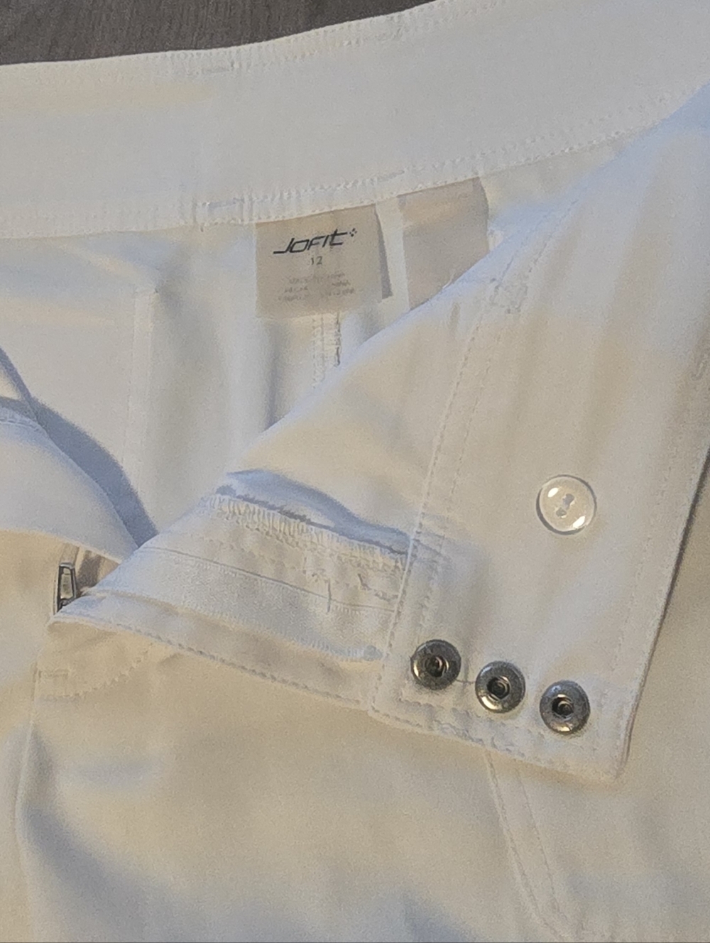 JoFit White Belted Shorts. Size 12. 11" Inseam.  Great Preowned Condition. - Picture 3 of 4